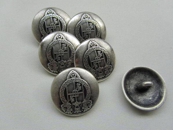 Metallknopf altsilber mit Wappen