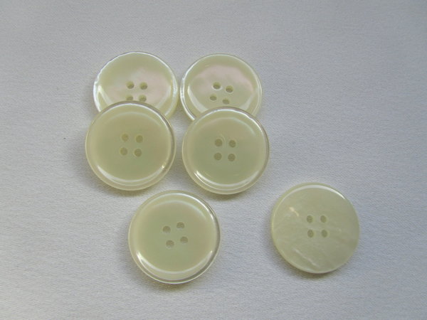 Knopf weiß eierschalfarben glänzend 12 mm